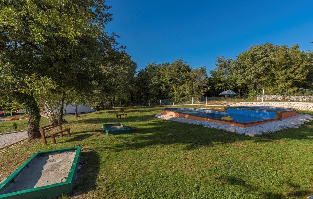 Holiday Park Village Jelovci Kringa Luaran gambar